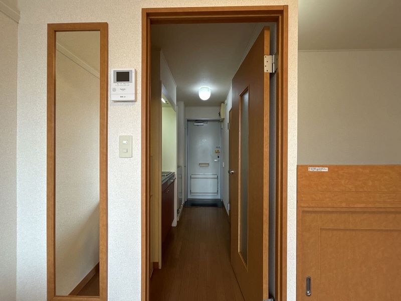 レオパレスフォレストⅡＡ 玄関