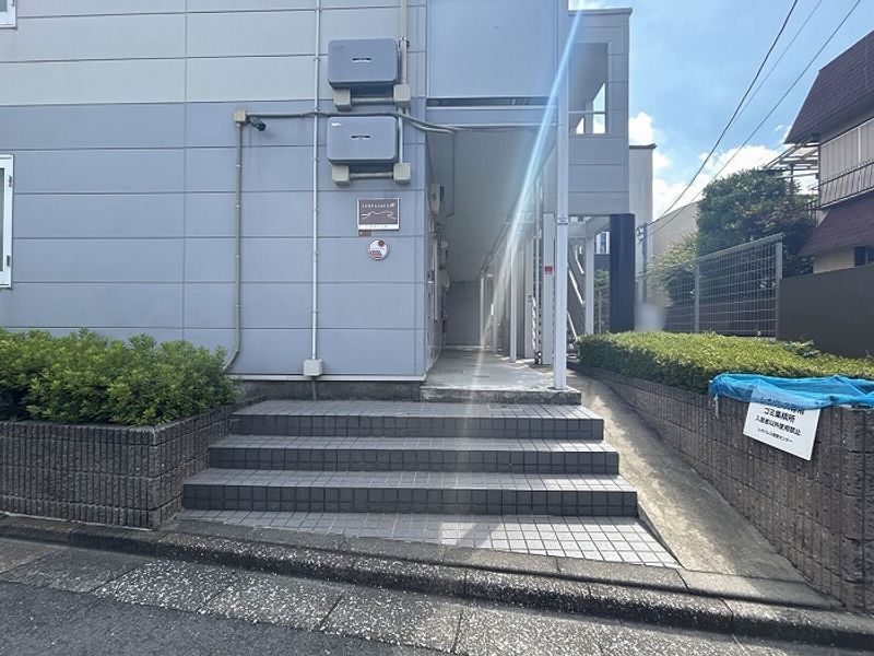 レオパレススプリング エントランス