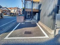 レオパレスプロミネンス 駐車場