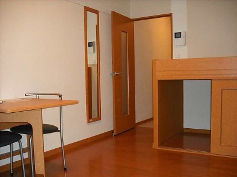 レオパレス藻 居間