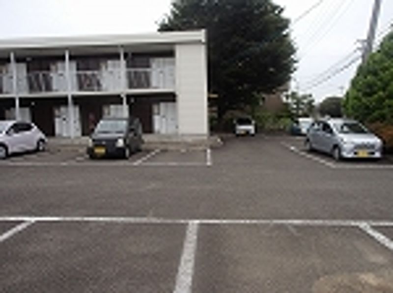 レオパレスＱＬＡ 駐車場