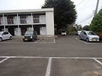 レオパレスＱＬＡ 駐車場