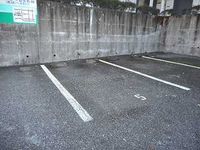 レオパレスセイユウ 駐車場