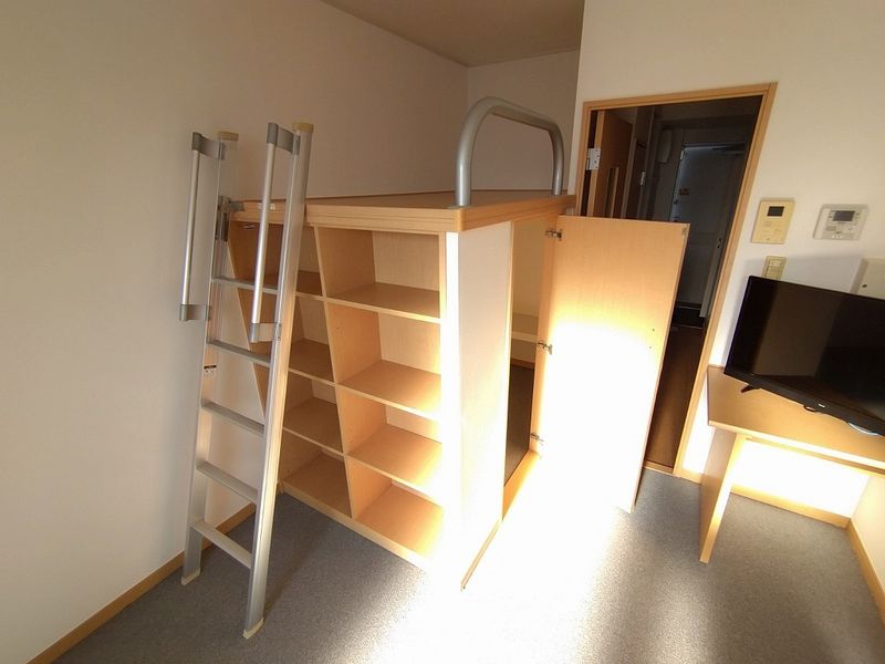 レオパレスブラウンポートアオキ 収納