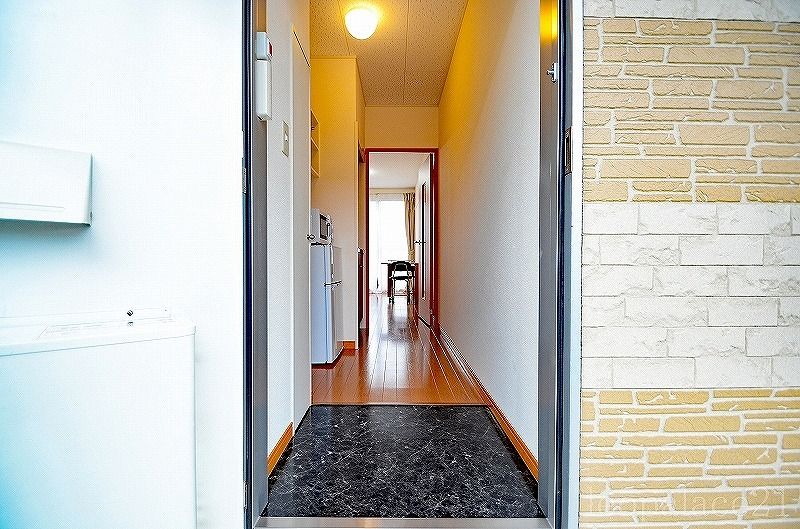 レオパレスＳＡＫＡＥ 玄関