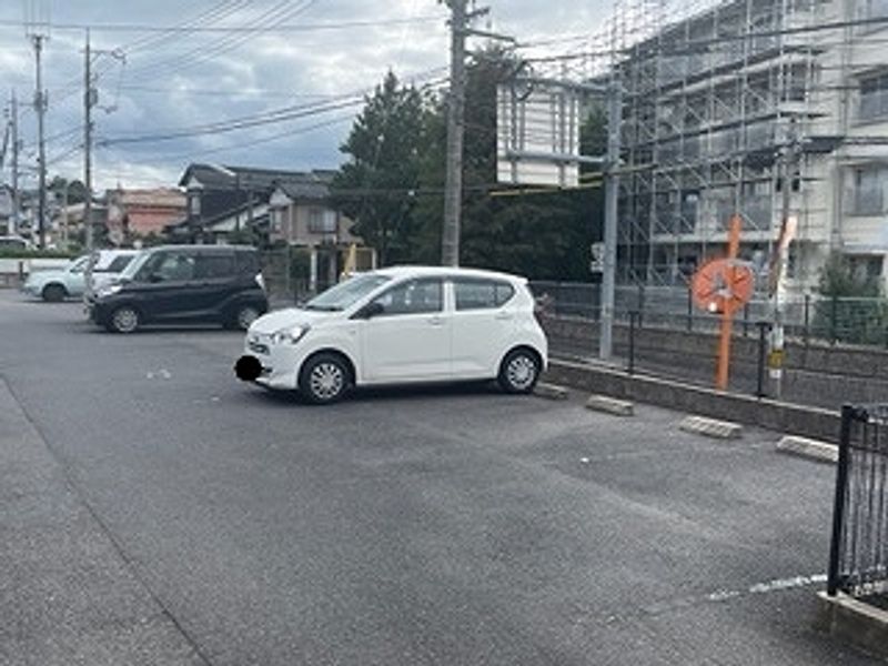 レオパレス長者原Ⅱ 駐車場