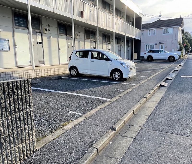 レオパレスサンハイム 駐車場