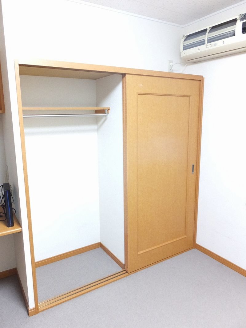 レオパレスディアマンテ 収納