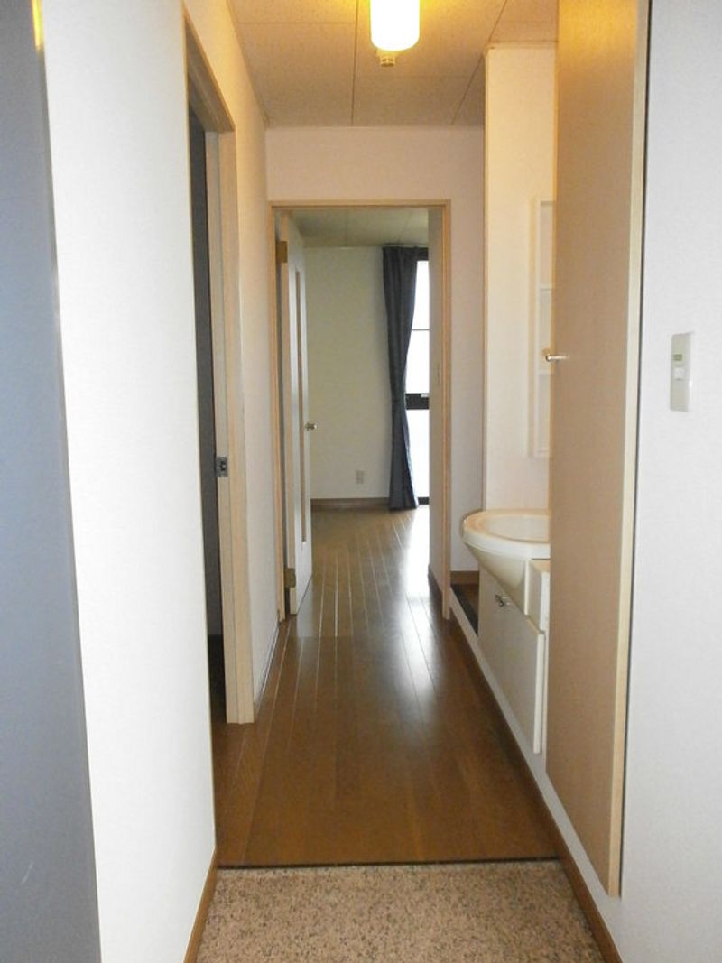 レオパレスピュアグリーン 玄関