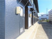 レオパレスリュミエール エントランス