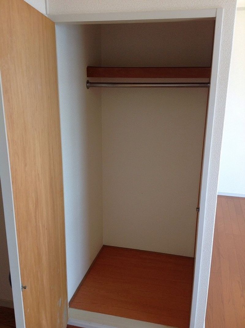 レオパレス康徳ハイツ 収納