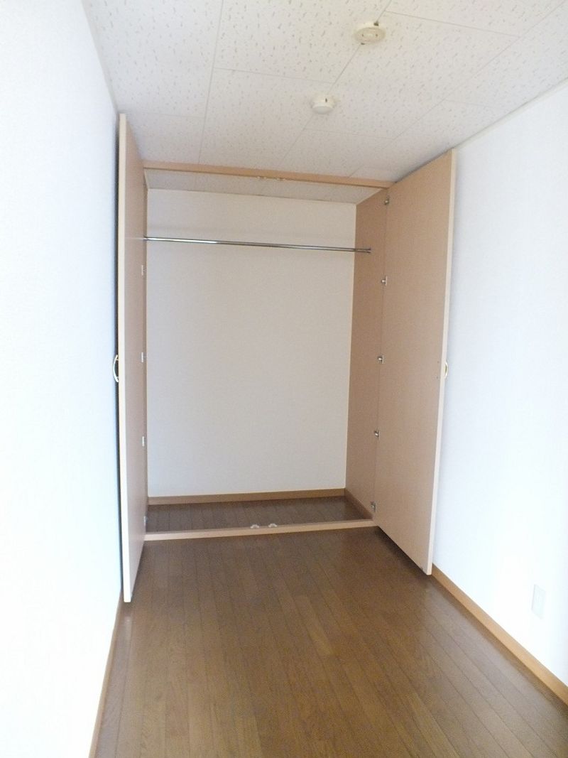 レオパレスメゾンパーク 収納