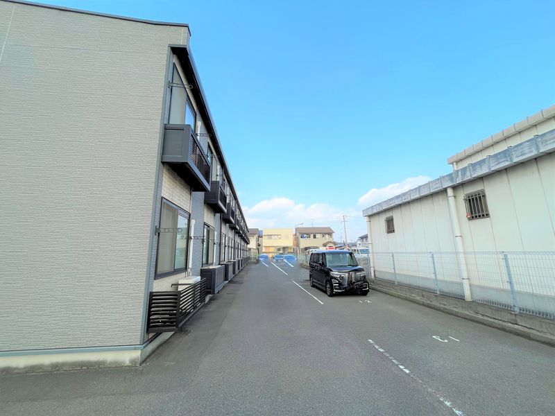 レオパレスフィオーレ 駐車場