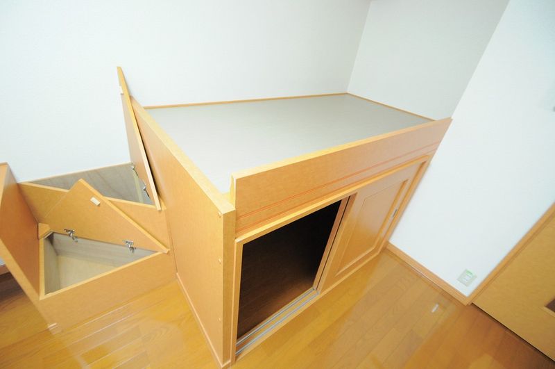 レオパレス上の段弐号館 収納