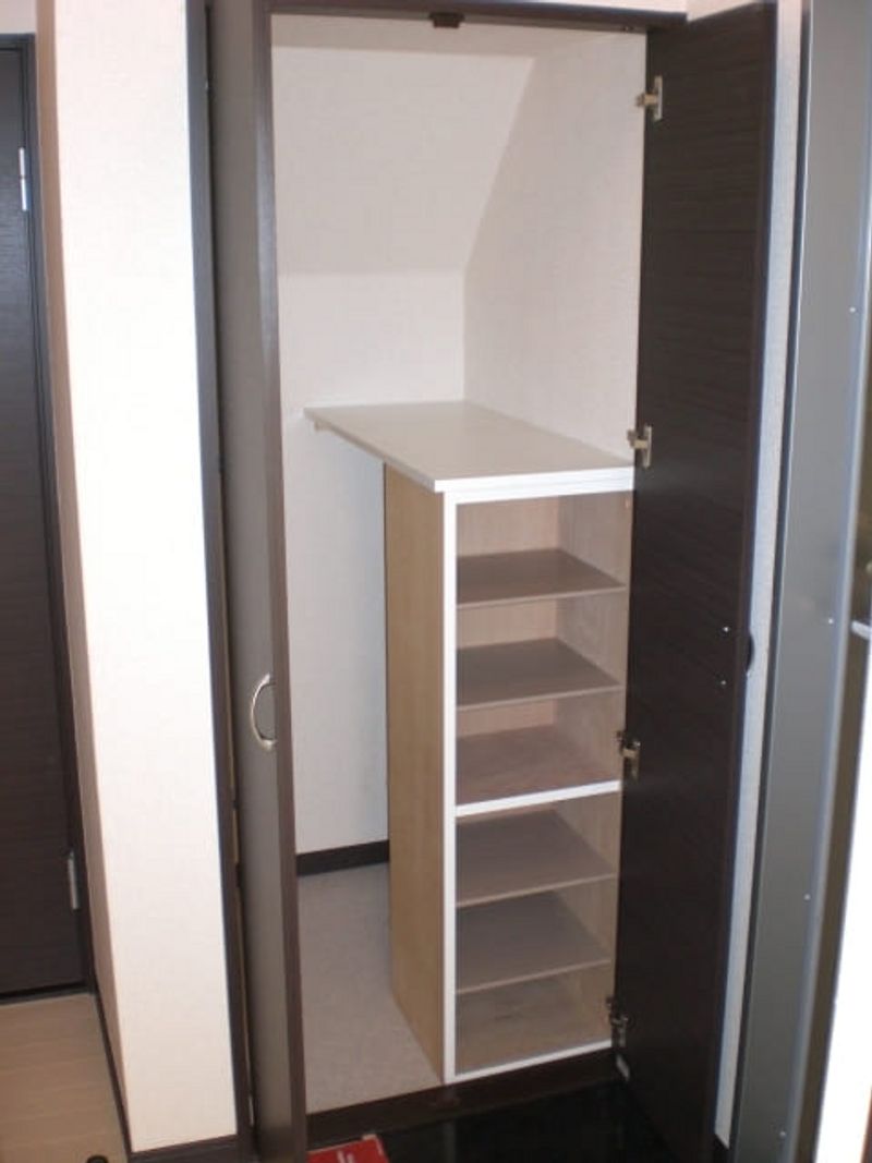 LEONEXT Blanc Porte II Entrance