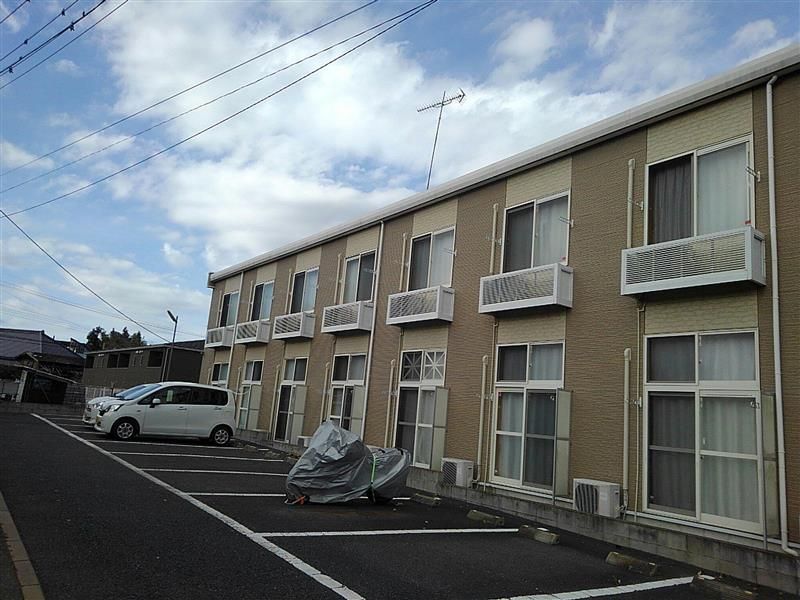 レオパレスエニワン 駐車場