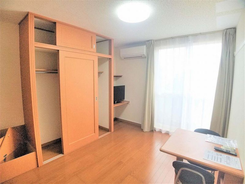 レオパレス笹原 居間