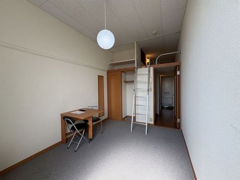レオパレススラップ赤池 居間