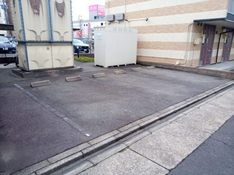 レオパレス内山 駐車場