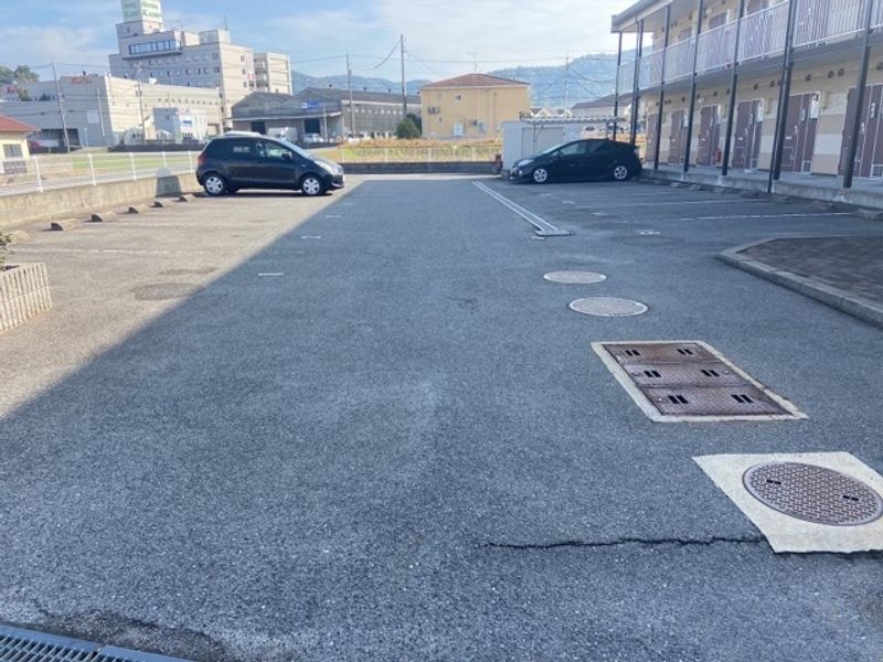 レオパレスＤＡＩＮＯＵ 駐車場