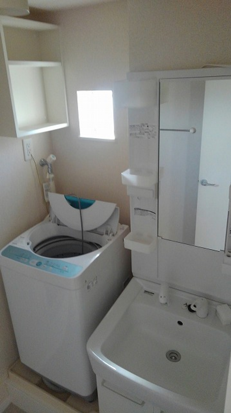 LEONEXT Freesia Washroom