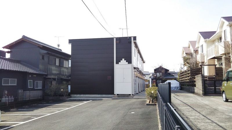 レオパレス巴江 外観