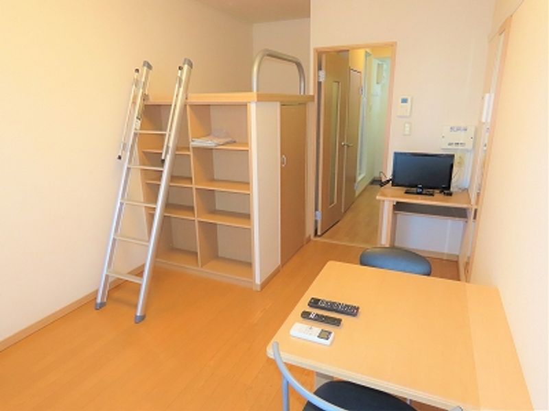 レオパレスヴィラソーレ 居間