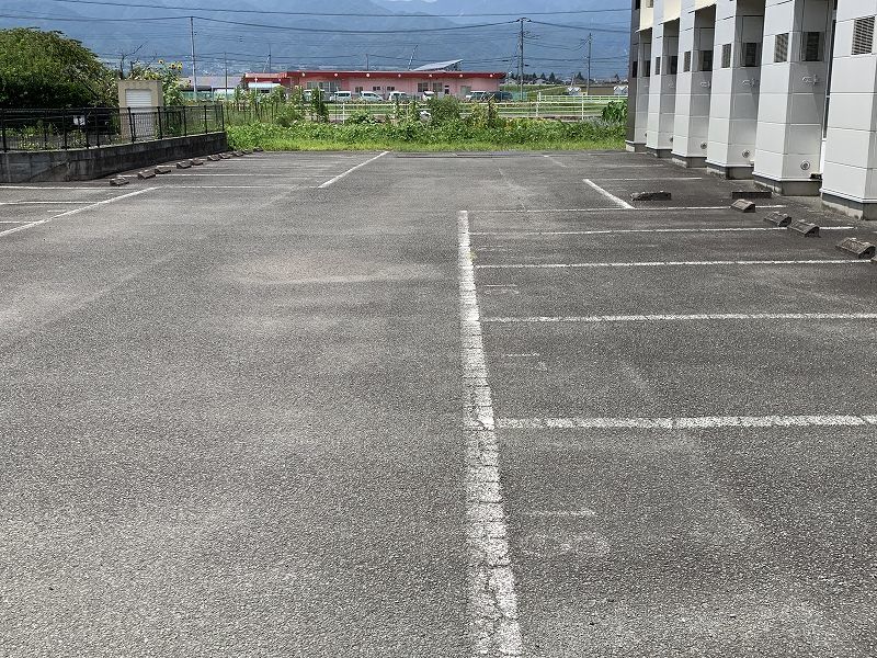 レオパレスＣｏｍｏｄｏ・Ｋ 駐車場