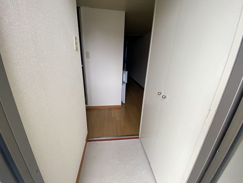 レオパレスウェーブ 玄関