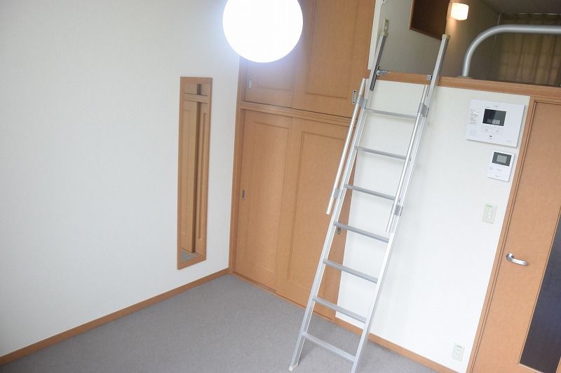レオパレスパルク 居間