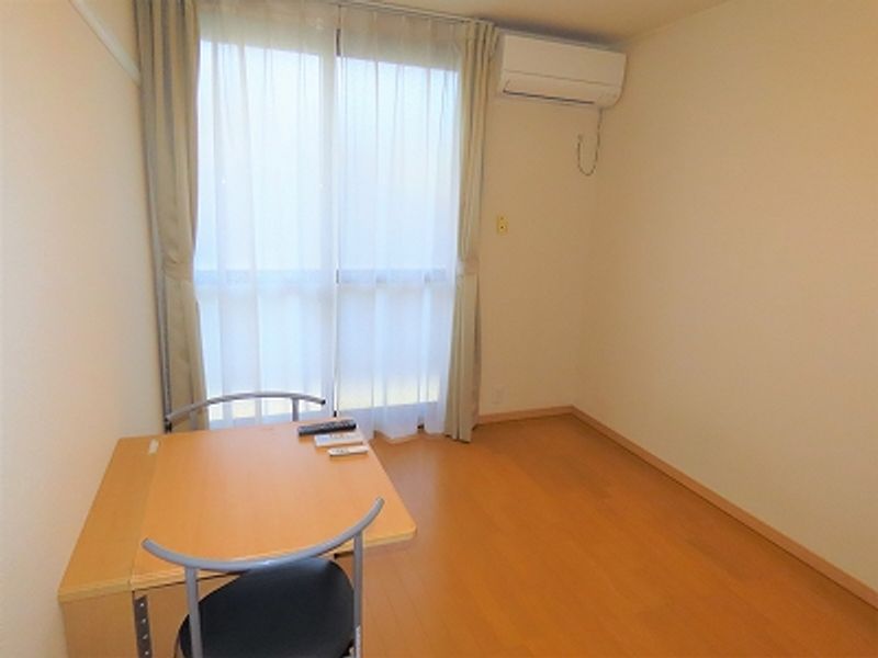 レオパレスアップル 居間