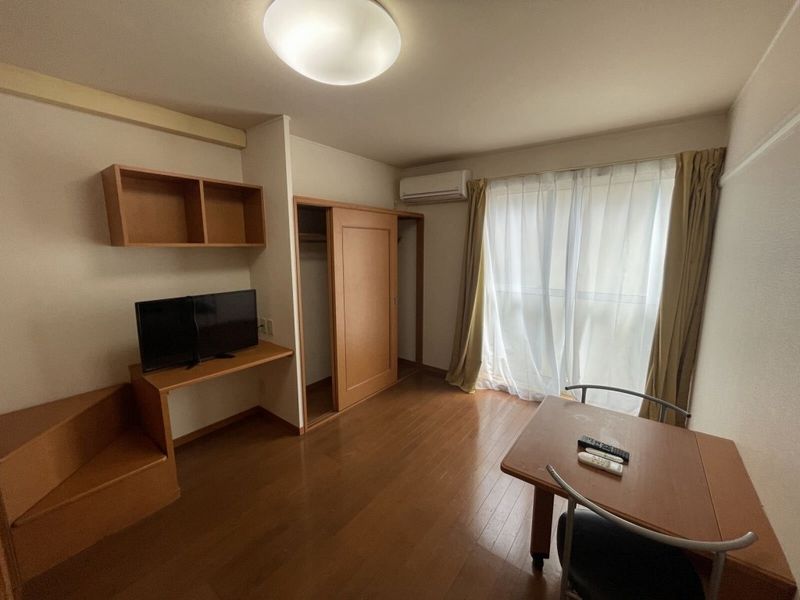 レオパレスルミエールⅢ 居間