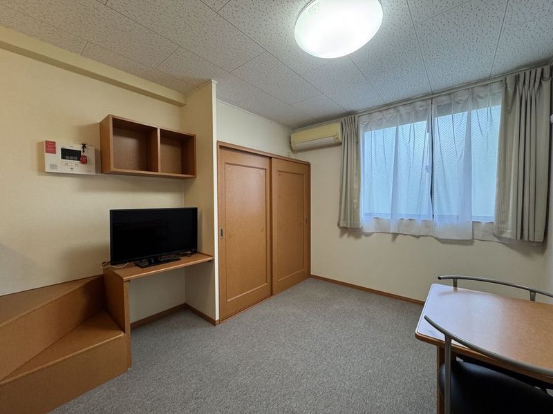 レオパレスとよおか 居間