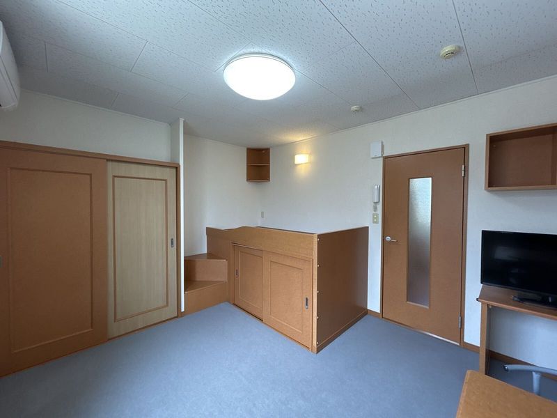 レオパレスアローンライフ 居間