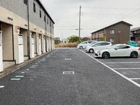 レオパレスメルベーユ 駐車場
