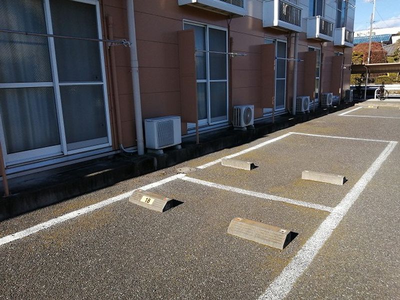 レオパレスＦｏｎｔａｉｎｅ 駐車場