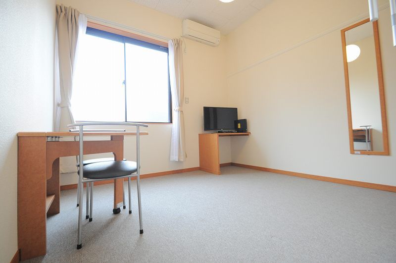 レオパレスＯ−ＳＡＭ 居間