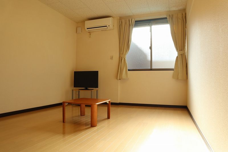 レオネクスト萩原 居間