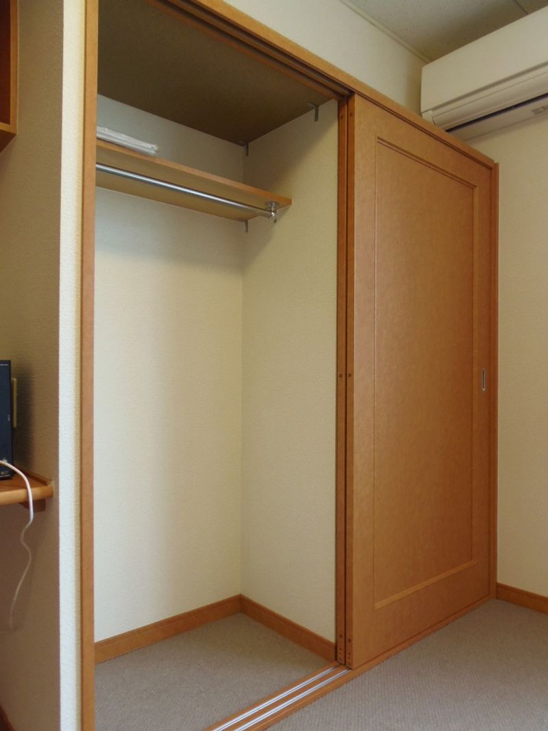 レオパレスピュア 収納