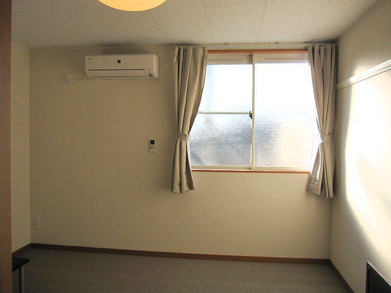 レオパレスＫＳ蔭山 居間