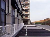 レオパレス高瀬川 駐車場