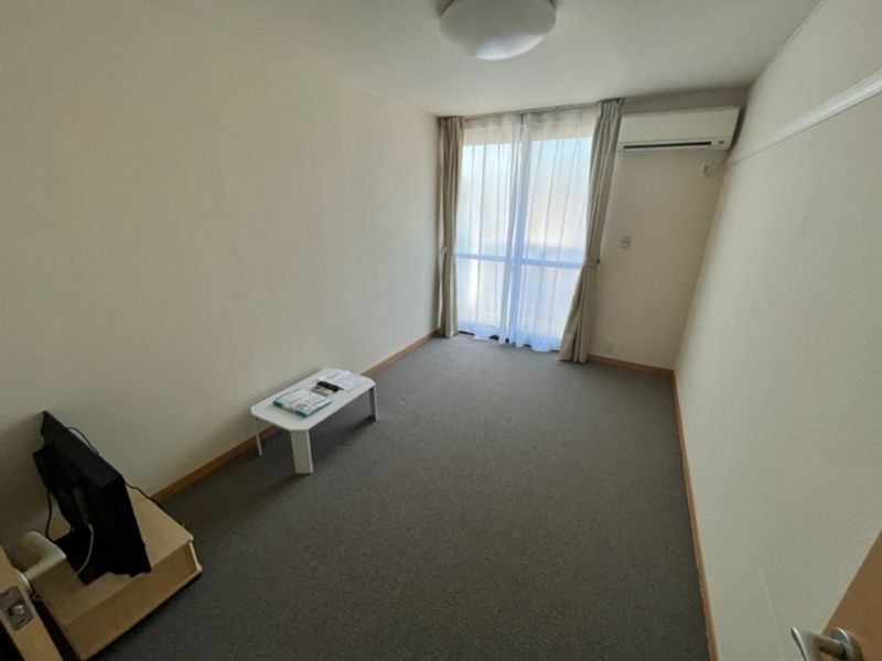 レオパレスアイリス今本町通 居間