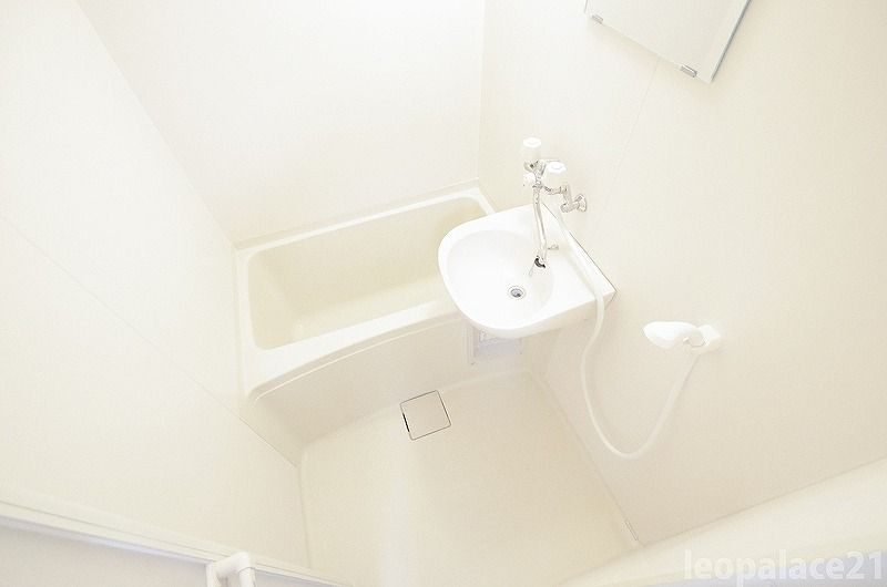 レオパレスナカス 洗面台