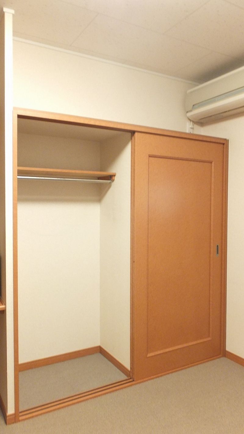 レオパレス喜勇 収納