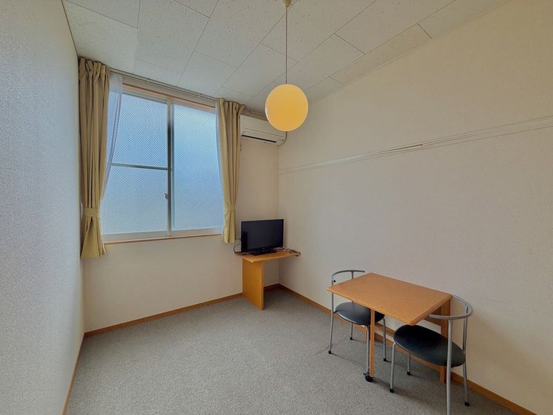 レオパレス唐ヶ原 居間