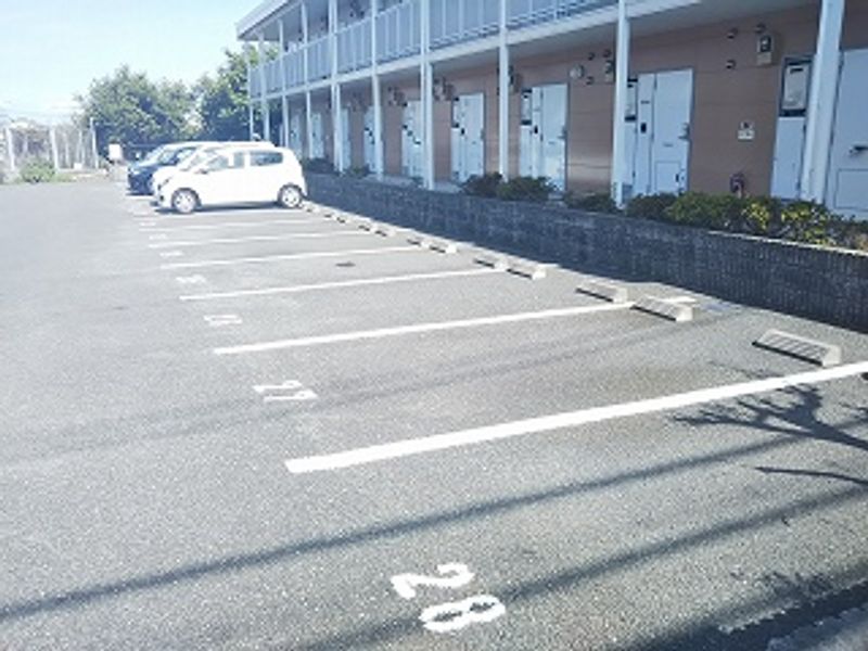 レオパレスさくらＡ 駐車場