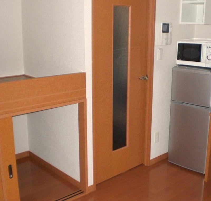 レオパレス柳都 居間