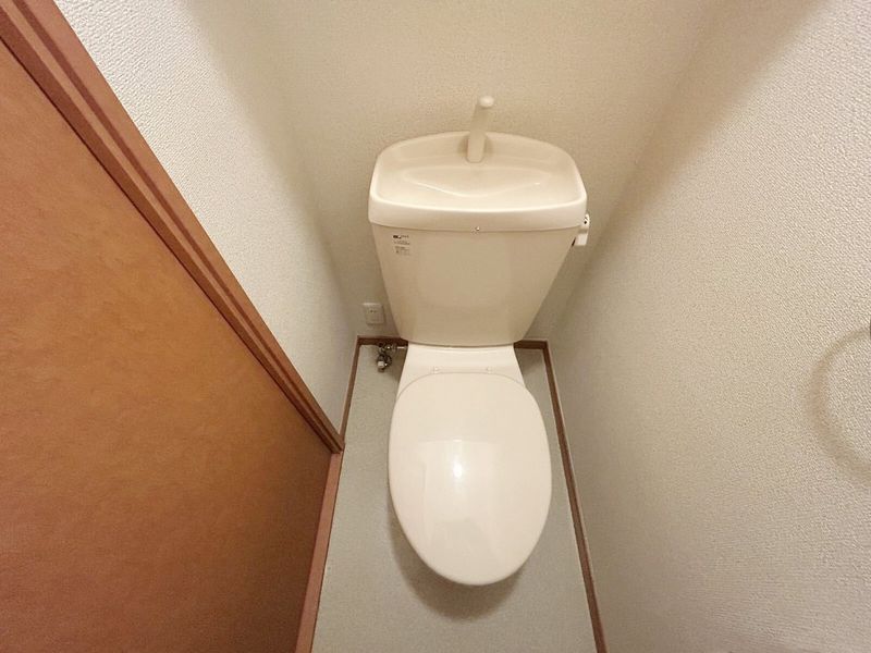 レオパレスヌーボ鈎取 トイレ