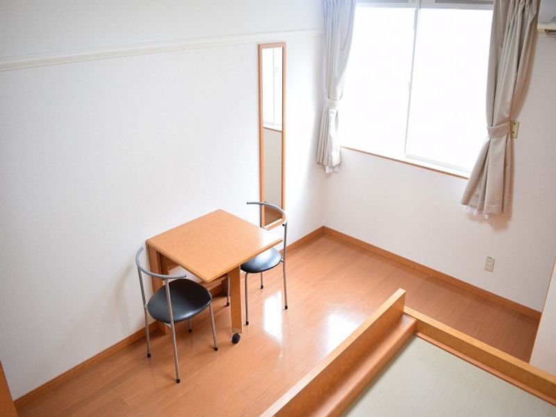 レオパレス向日葵 居間