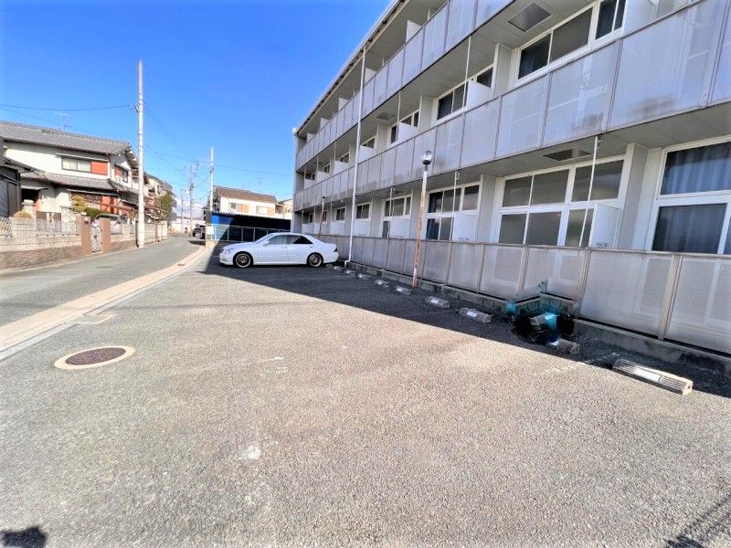 レオパレスヴィラ 駐車場